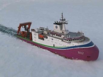 中国载人深潜“双雄”在北极实现水下联合作业