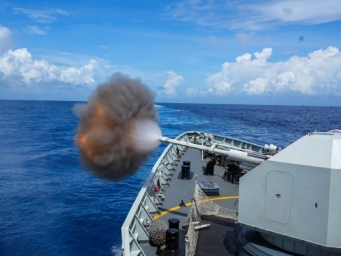 出击！直击海军某基地舰艇编队实战化训练